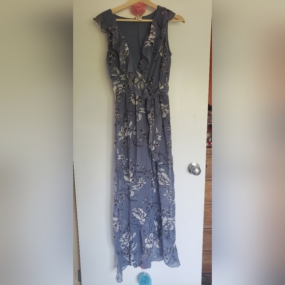 Japna faux wrap blue dress w/ florals and deep v neck and ruffle detail small - Picture 1 of 5